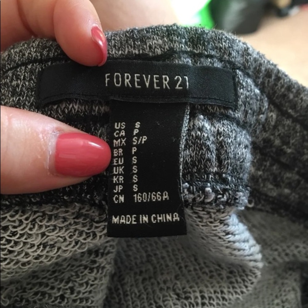 Joggers - Picture 2 of 3